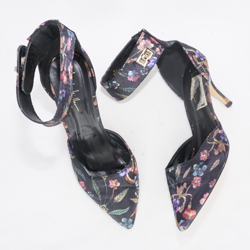 Nicole Miller Brandy Turn-Lock Pumps, Size 8